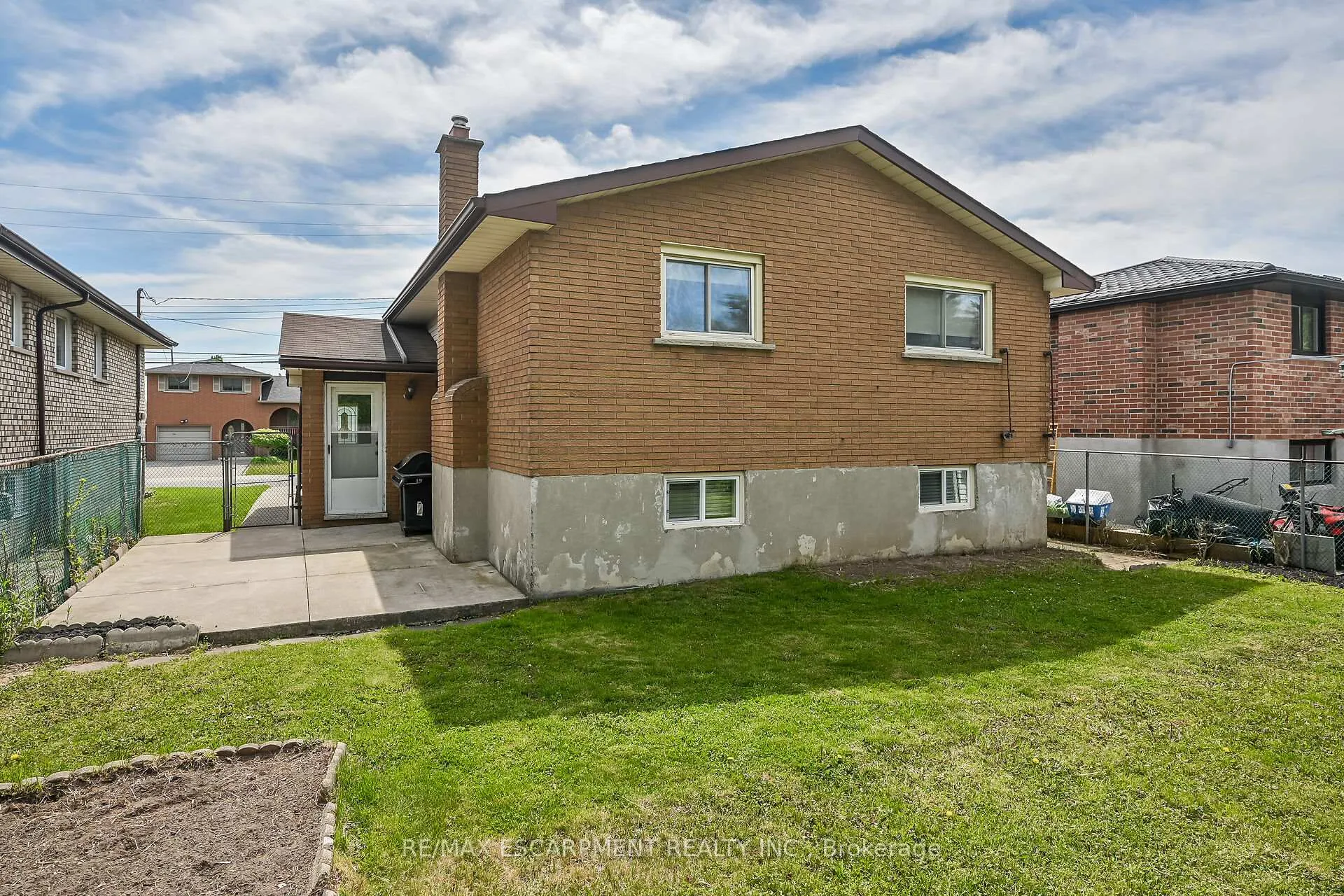 Photo 47 of 567 Queen Victoria Drive, Hamilton, Quinndale — HOMEH