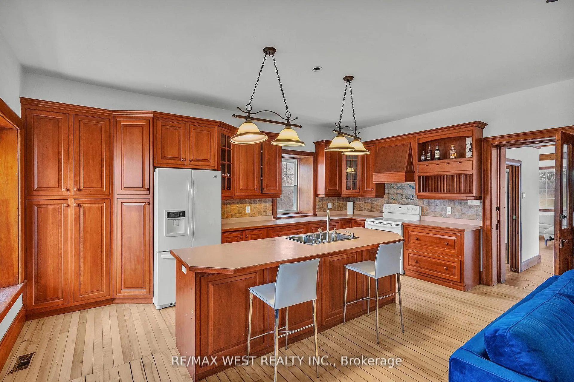 Photo 7 of 1802 Regional Rd 97, Cambridge, Silver Heights — HOMEH