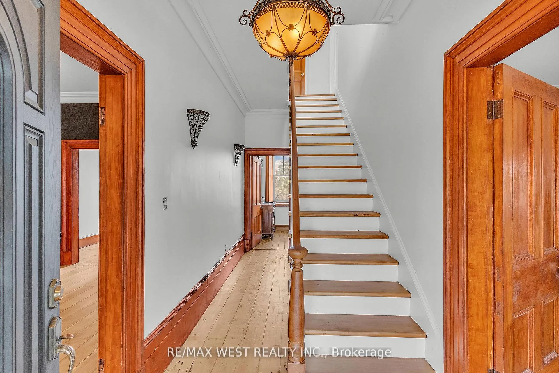 Photo 16 of 1802 Regional Rd 97, Cambridge, Silver Heights — HOMEH