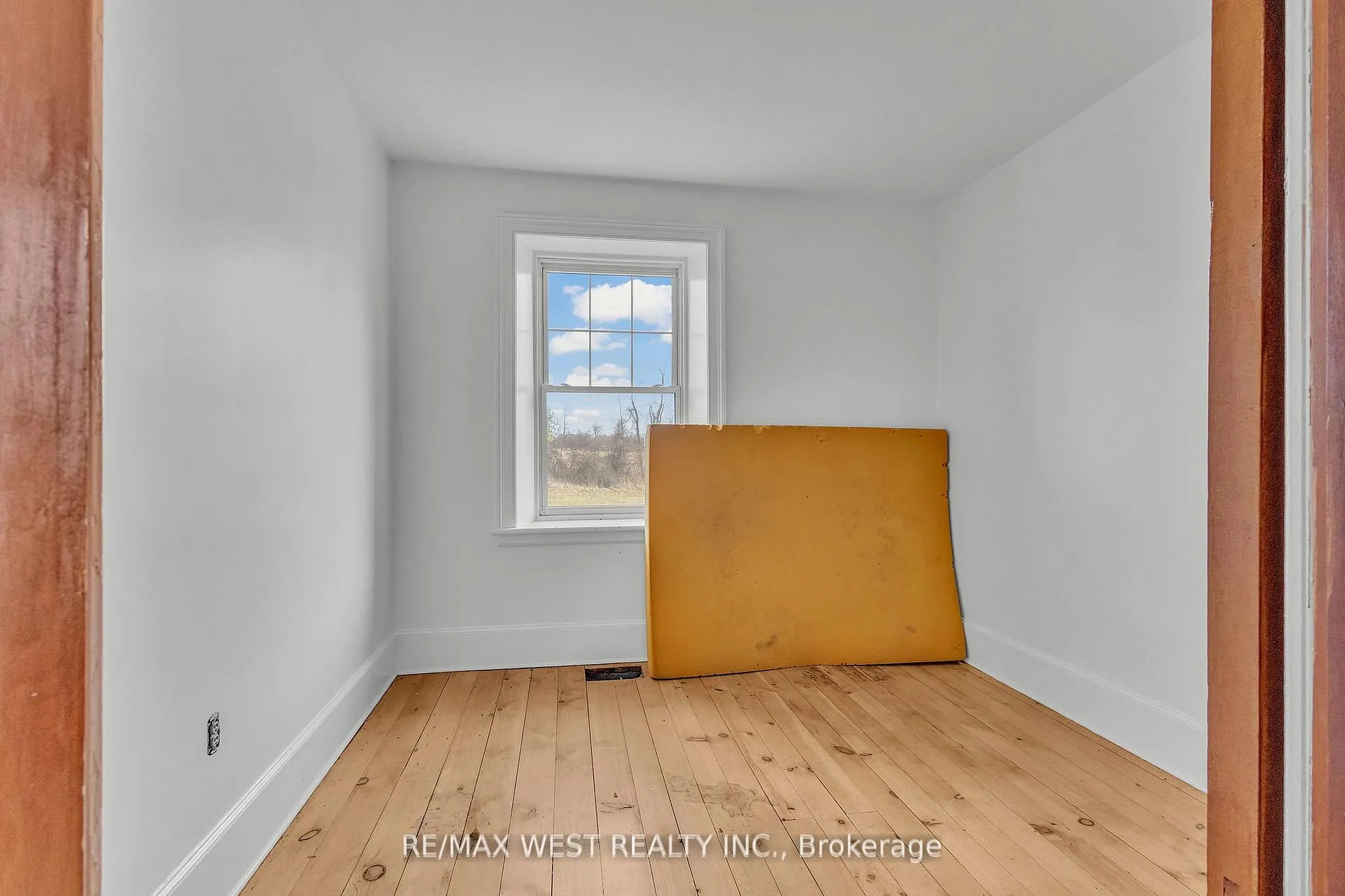Photo 20 of 1802 Regional Rd 97, Cambridge, Silver Heights — HOMEH