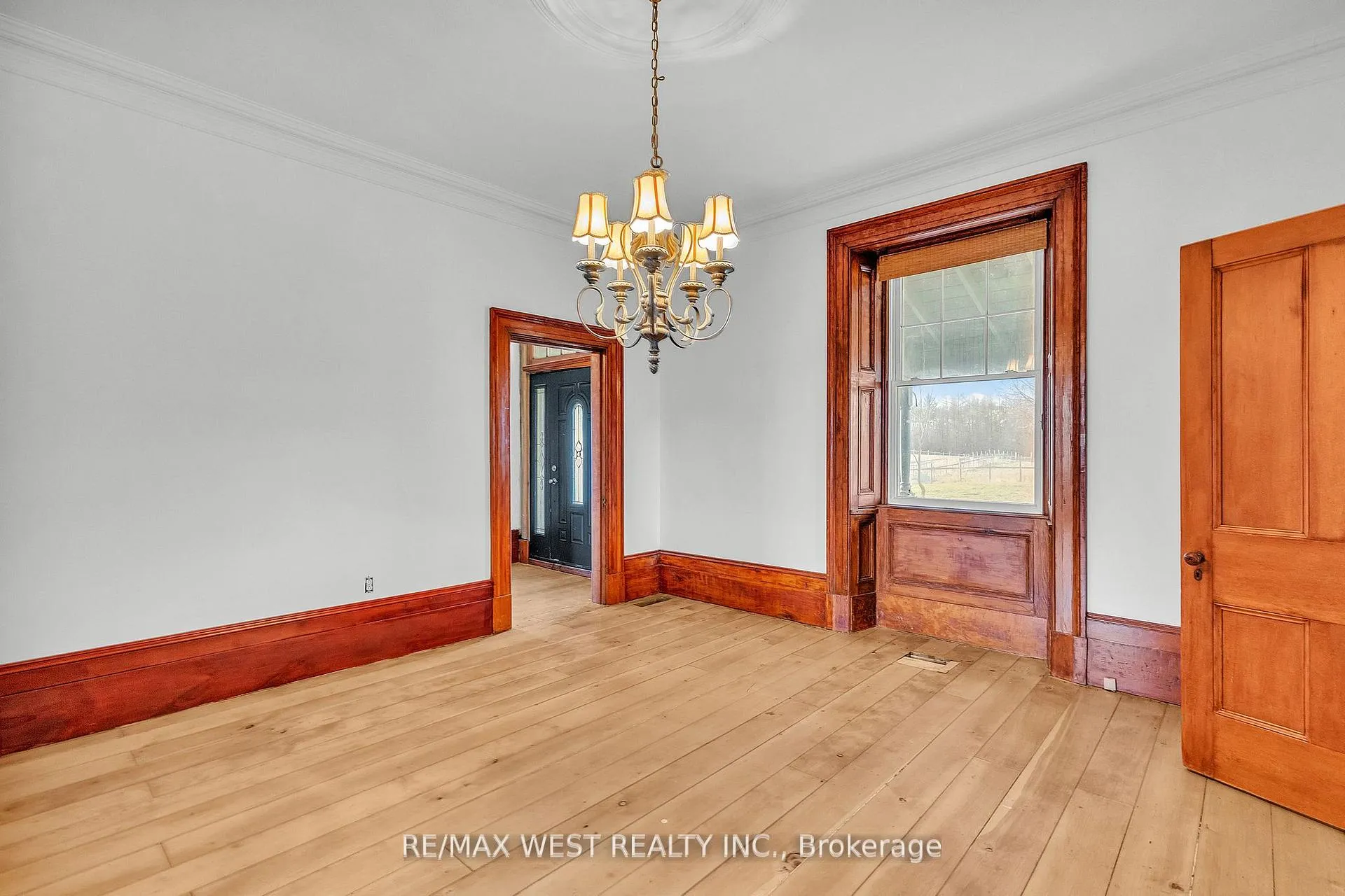 Photo 25 of 1802 Regional Rd 97, Cambridge, Silver Heights — HOMEH