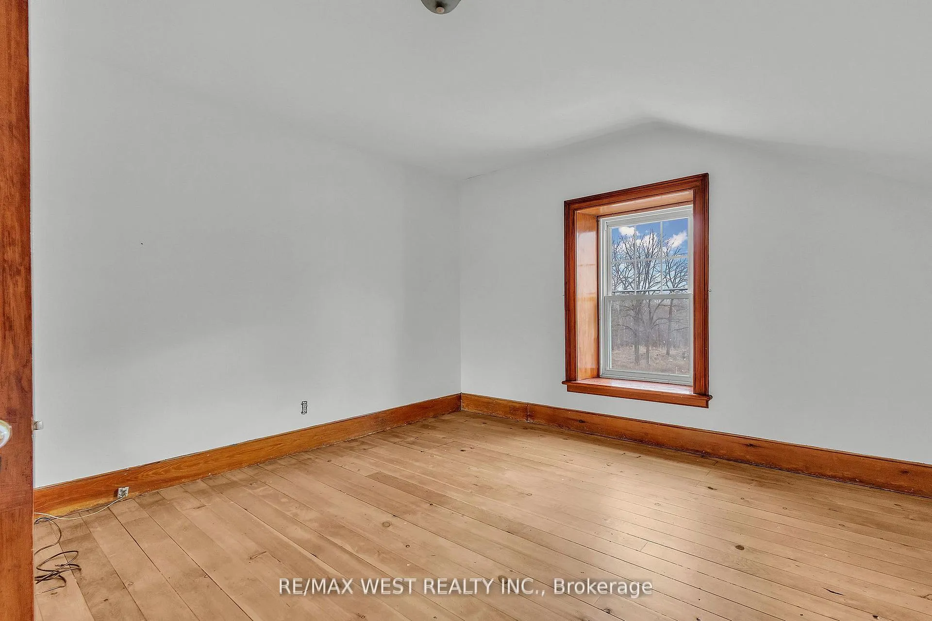Photo 37 of 1802 Regional Rd 97, Cambridge, Silver Heights — HOMEH