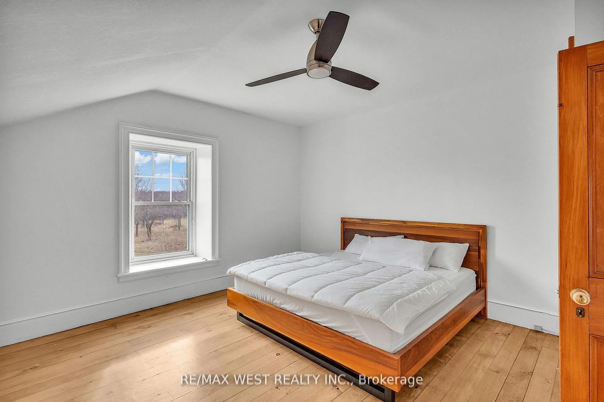 Photo 40 of 1802 Regional Rd 97, Cambridge, Silver Heights — HOMEH