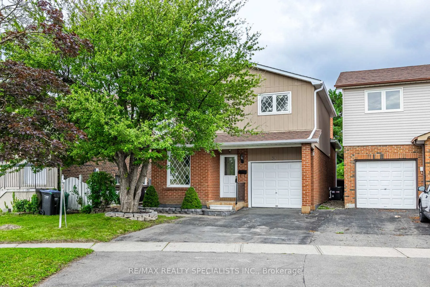Photo 1 of 30 Winterfold Drive, Brampton, Madoc — HOMEH