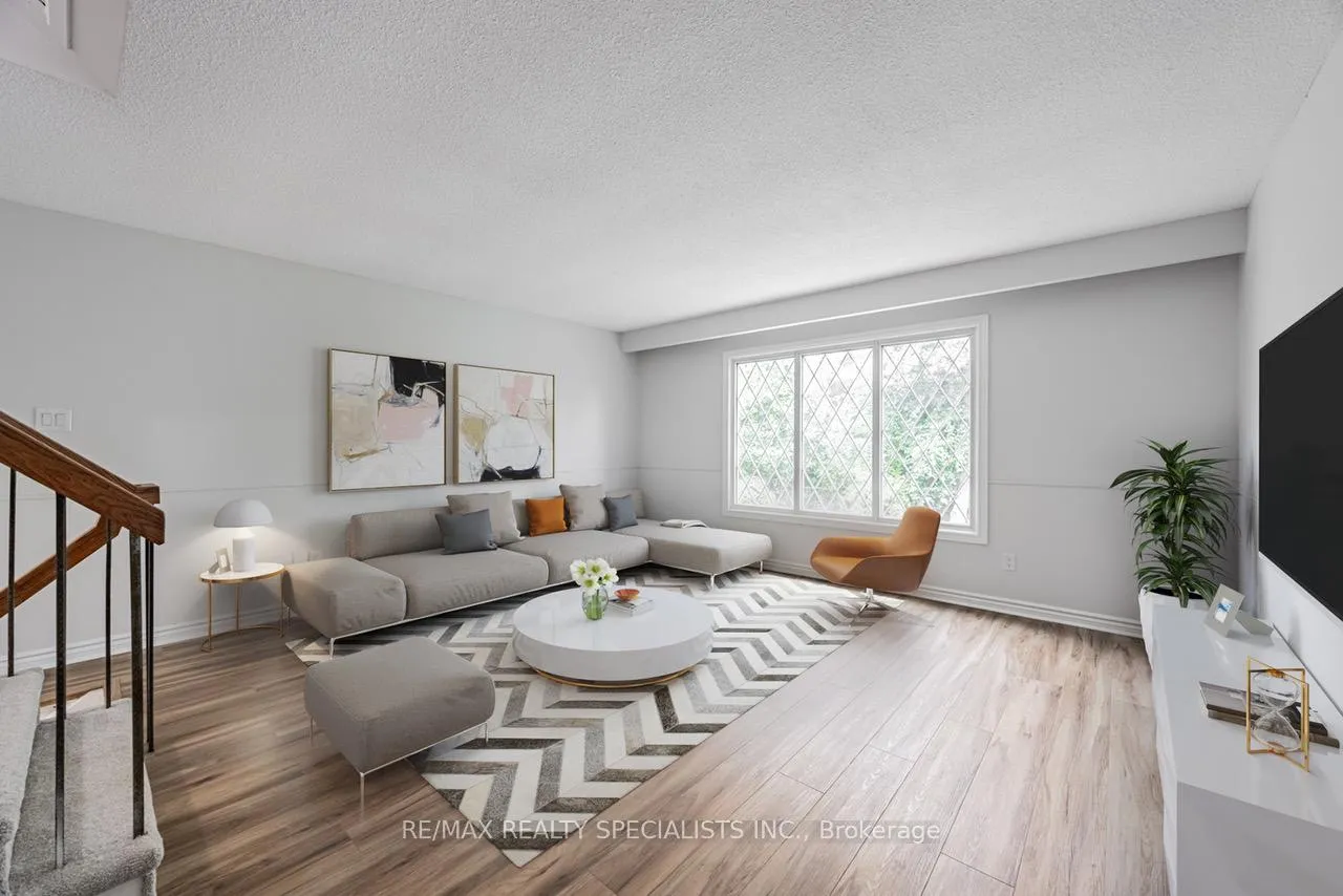 Photo 6 of 30 Winterfold Drive, Brampton, Madoc — HOMEH