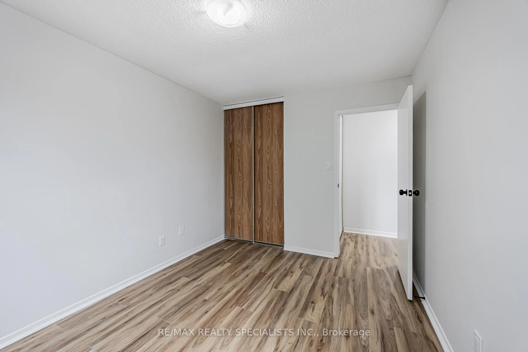 Photo 21 of 30 Winterfold Drive, Brampton, Madoc — HOMEH