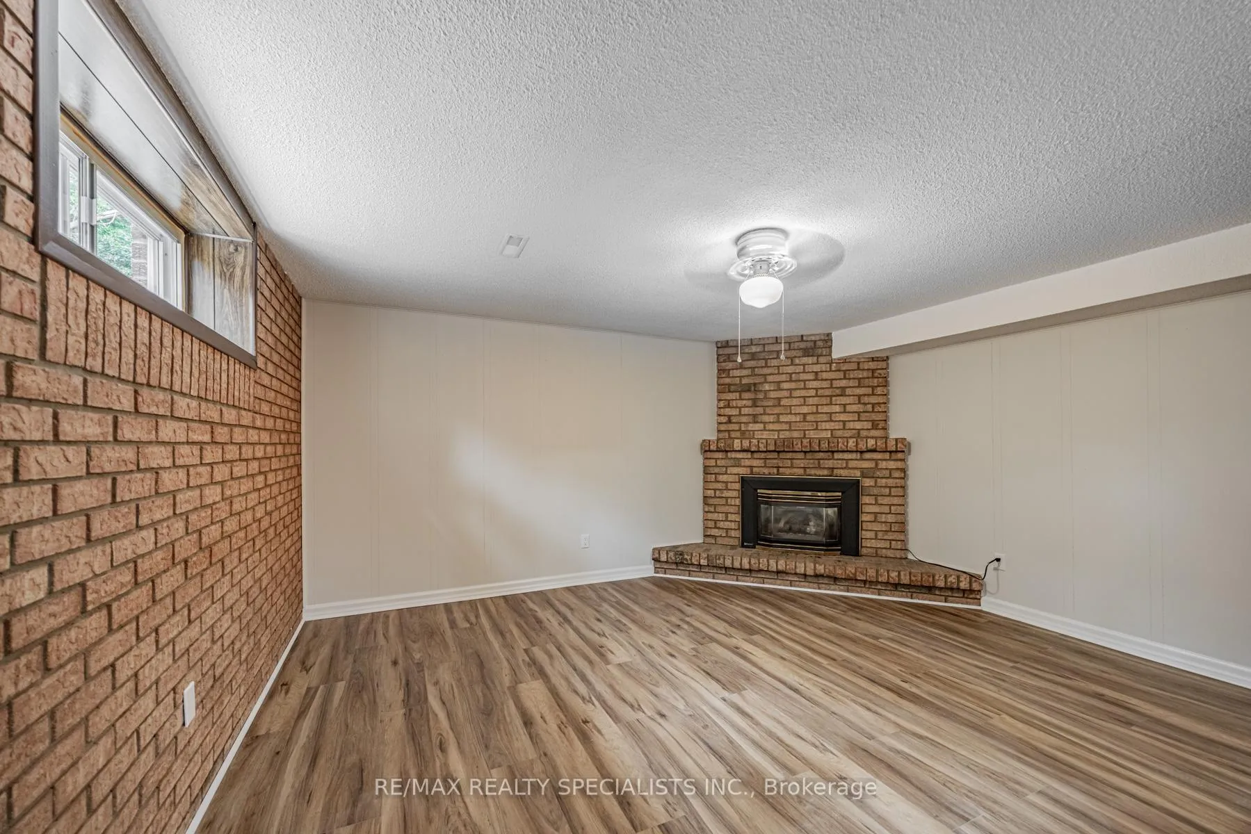 Photo 25 of 30 Winterfold Drive, Brampton, Madoc — HOMEH