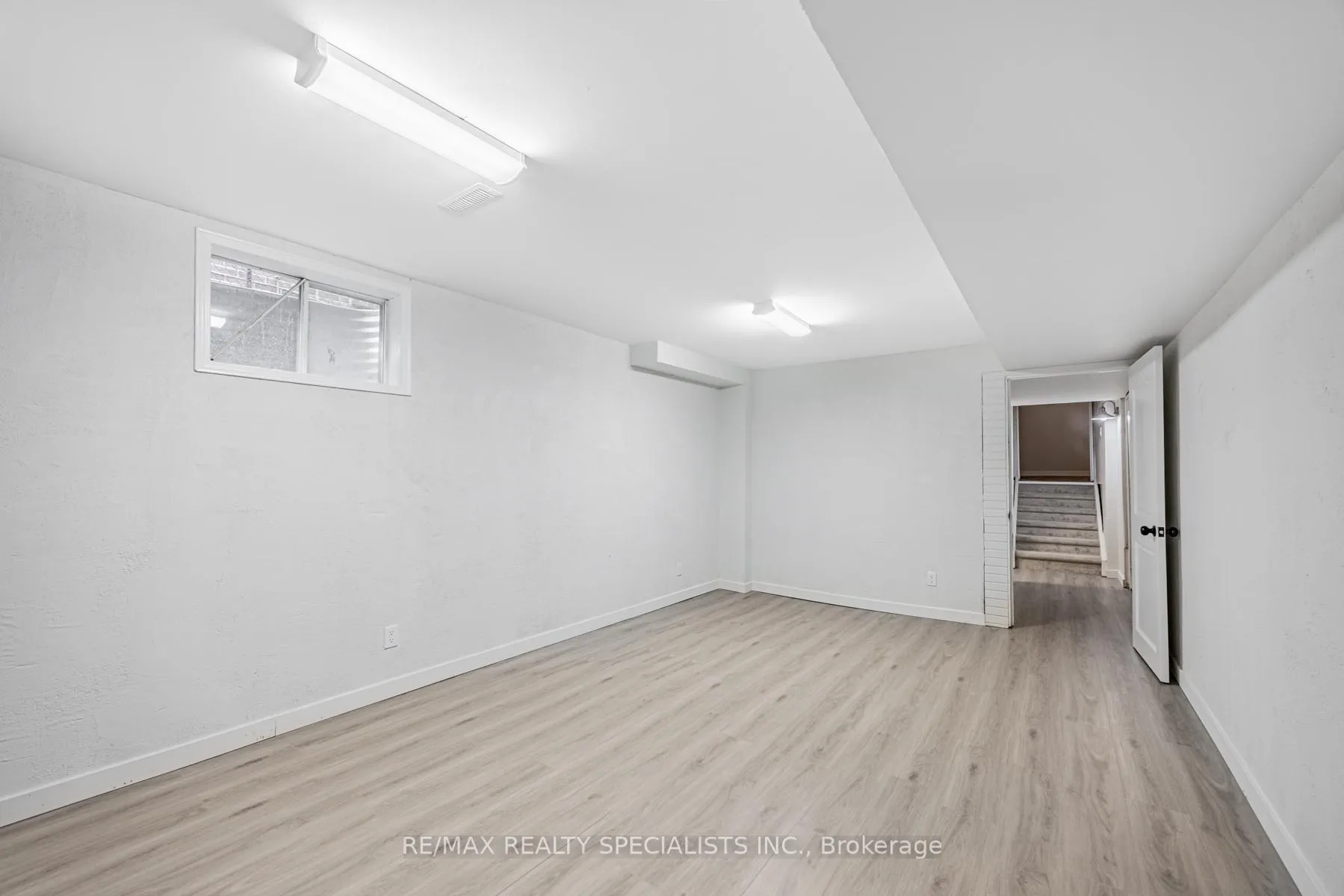 Photo 28 of 30 Winterfold Drive, Brampton, Madoc — HOMEH
