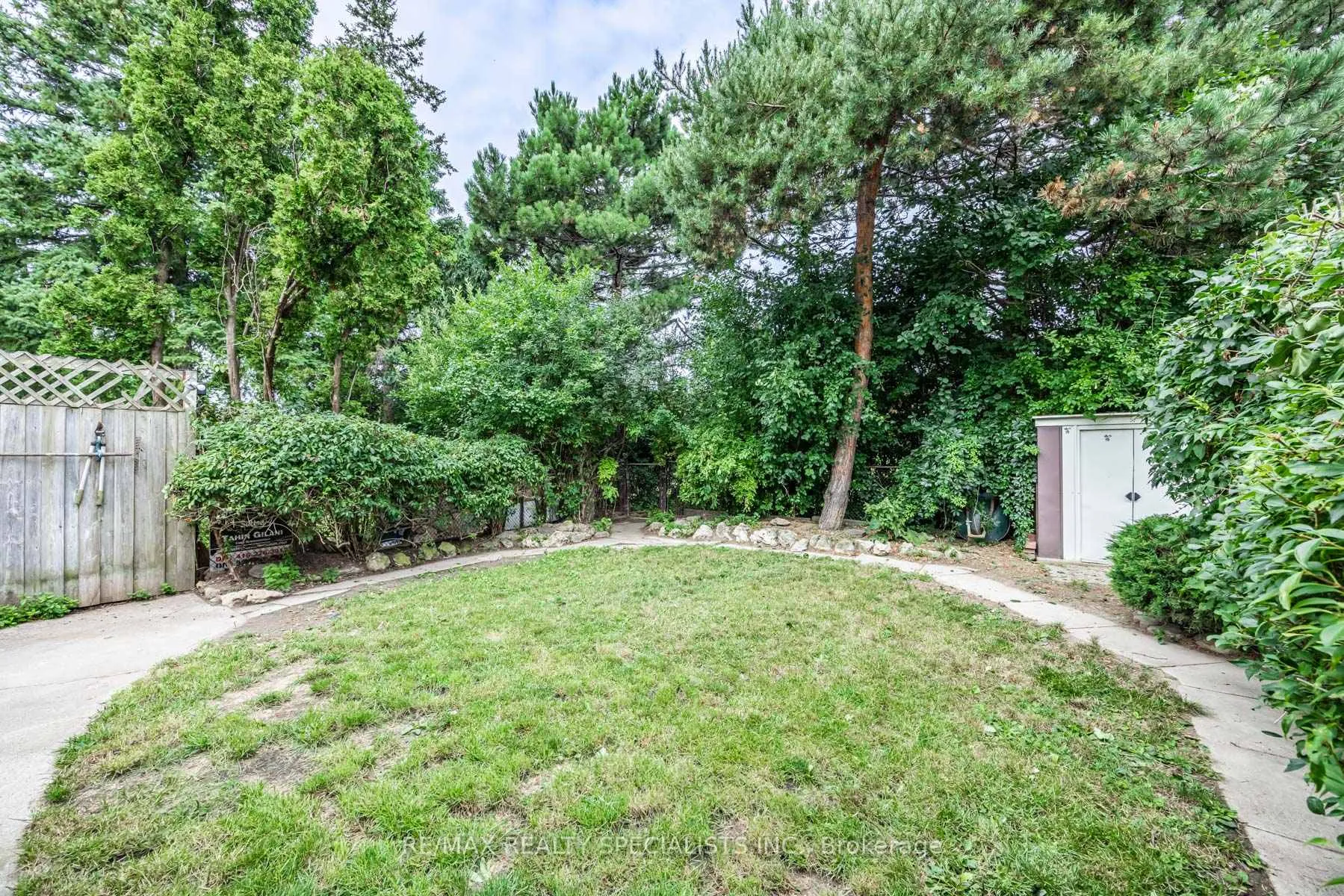 Photo 31 of 30 Winterfold Drive, Brampton, Madoc — HOMEH