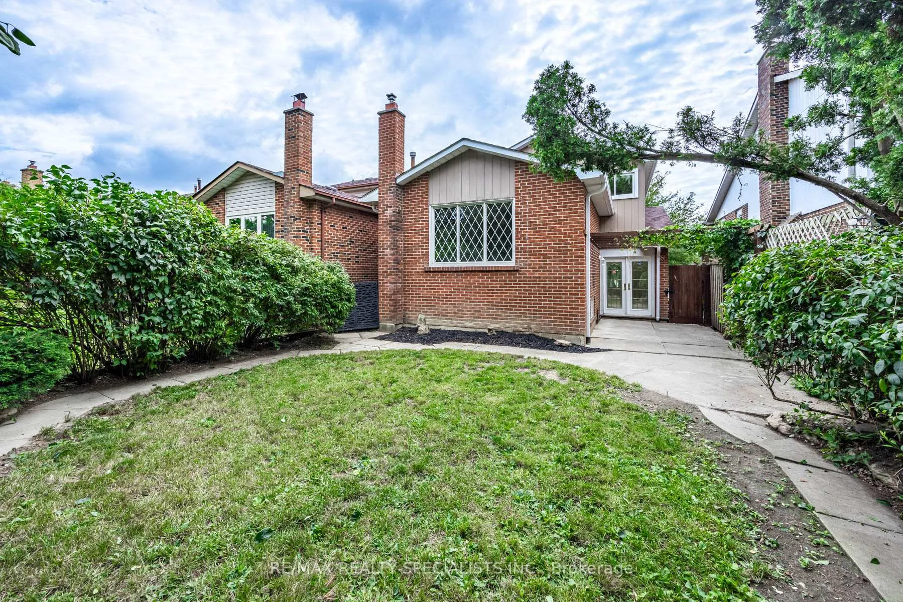 Photo 33 of 30 Winterfold Drive, Brampton, Madoc — HOMEH