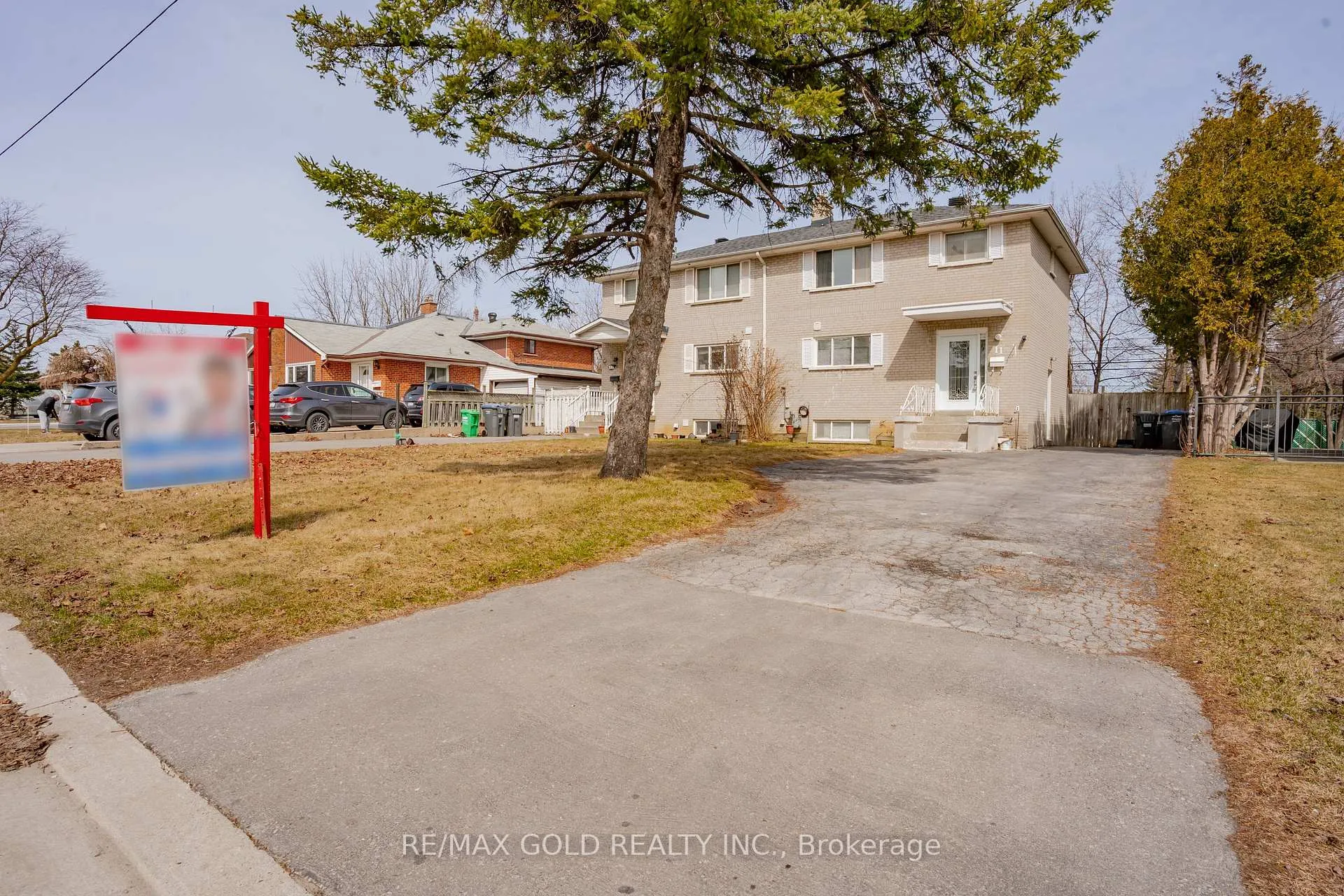 Photo 1 of 11 Autumn Boulevard, Brampton, Avondale — HOMEH