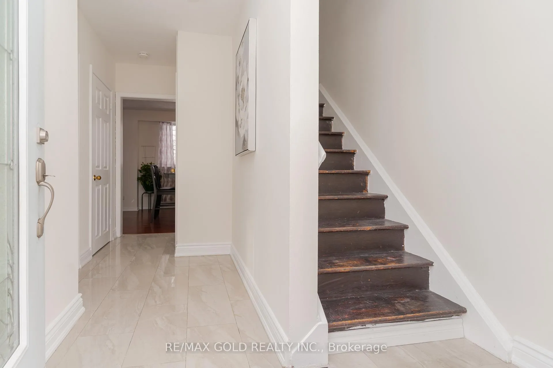 Photo 4 of 11 Autumn Boulevard, Brampton, Avondale — HOMEH