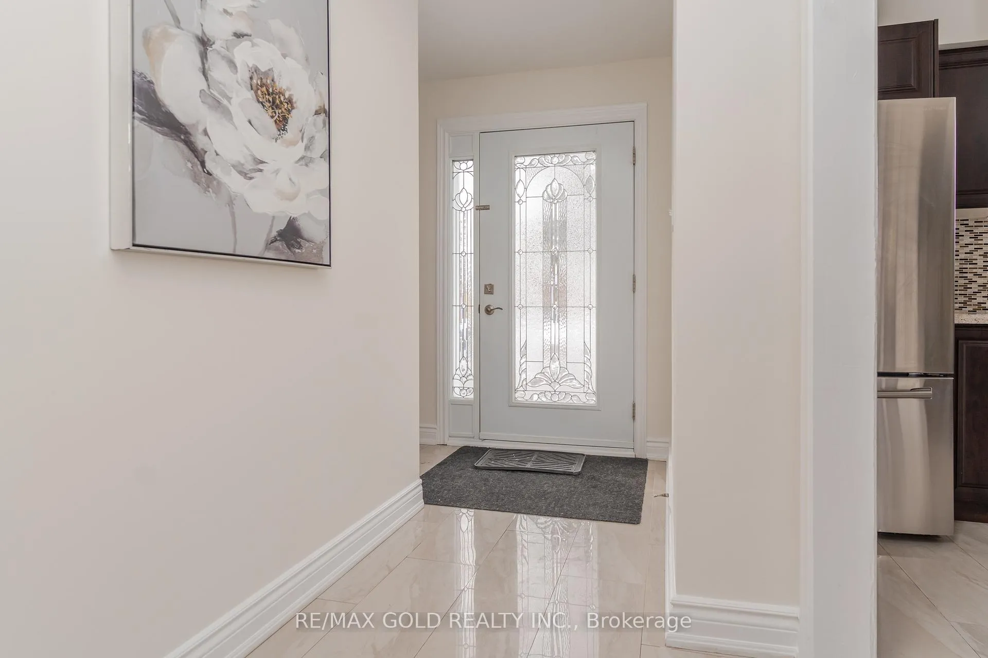 Photo 5 of 11 Autumn Boulevard, Brampton, Avondale — HOMEH