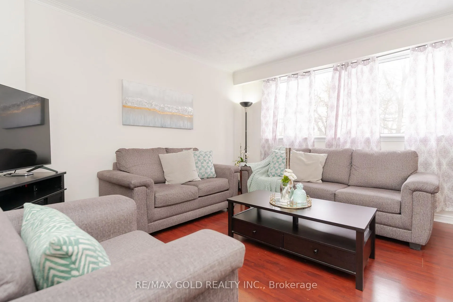 Photo 8 of 11 Autumn Boulevard, Brampton, Avondale — HOMEH