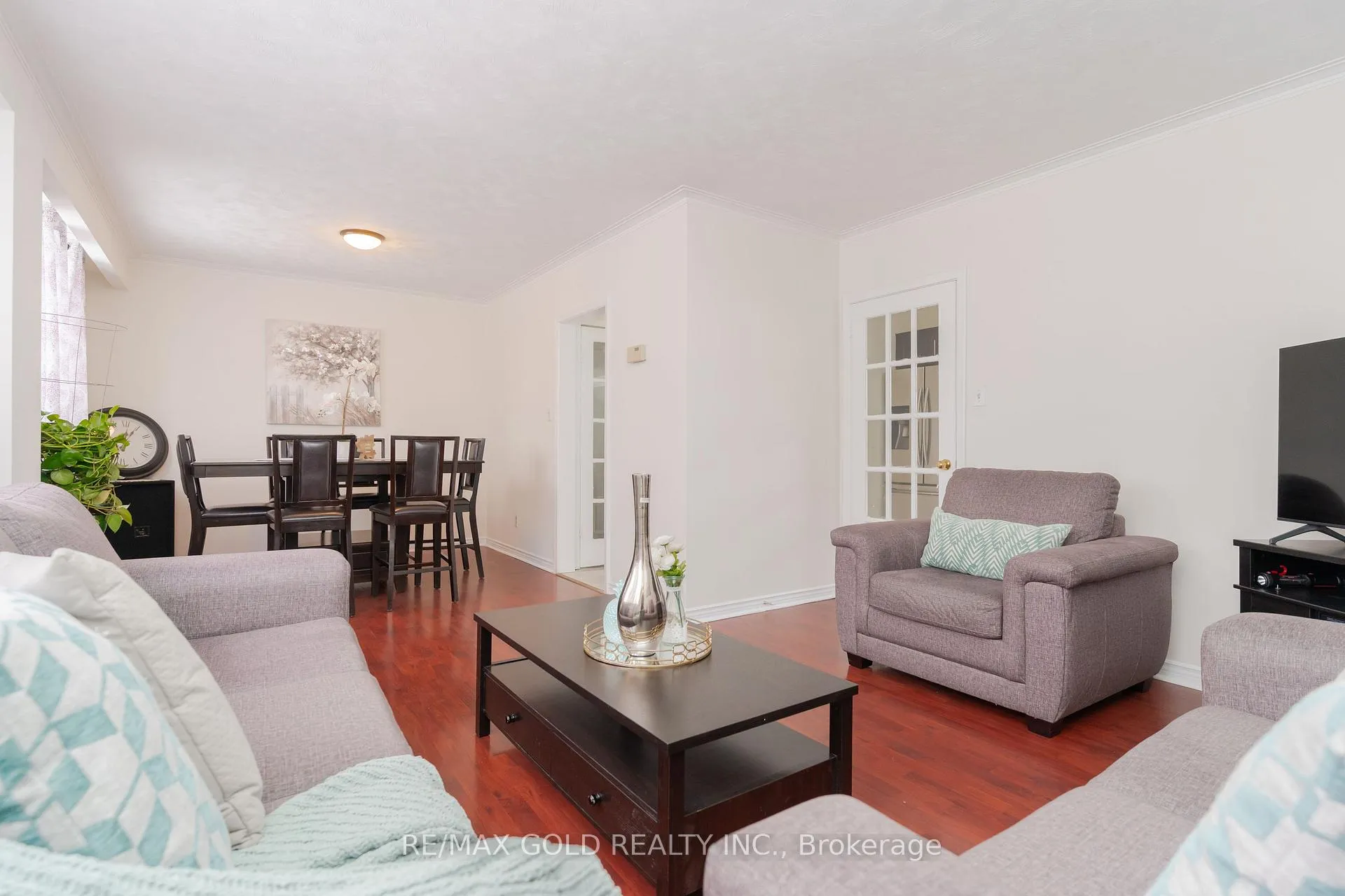 Photo 9 of 11 Autumn Boulevard, Brampton, Avondale — HOMEH