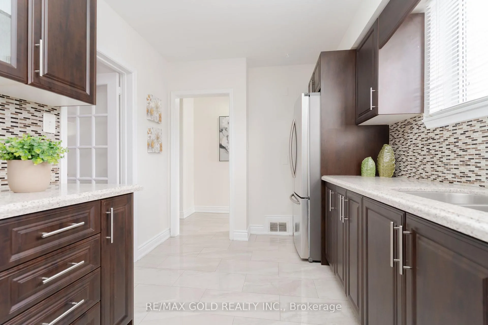 Photo 15 of 11 Autumn Boulevard, Brampton, Avondale — HOMEH