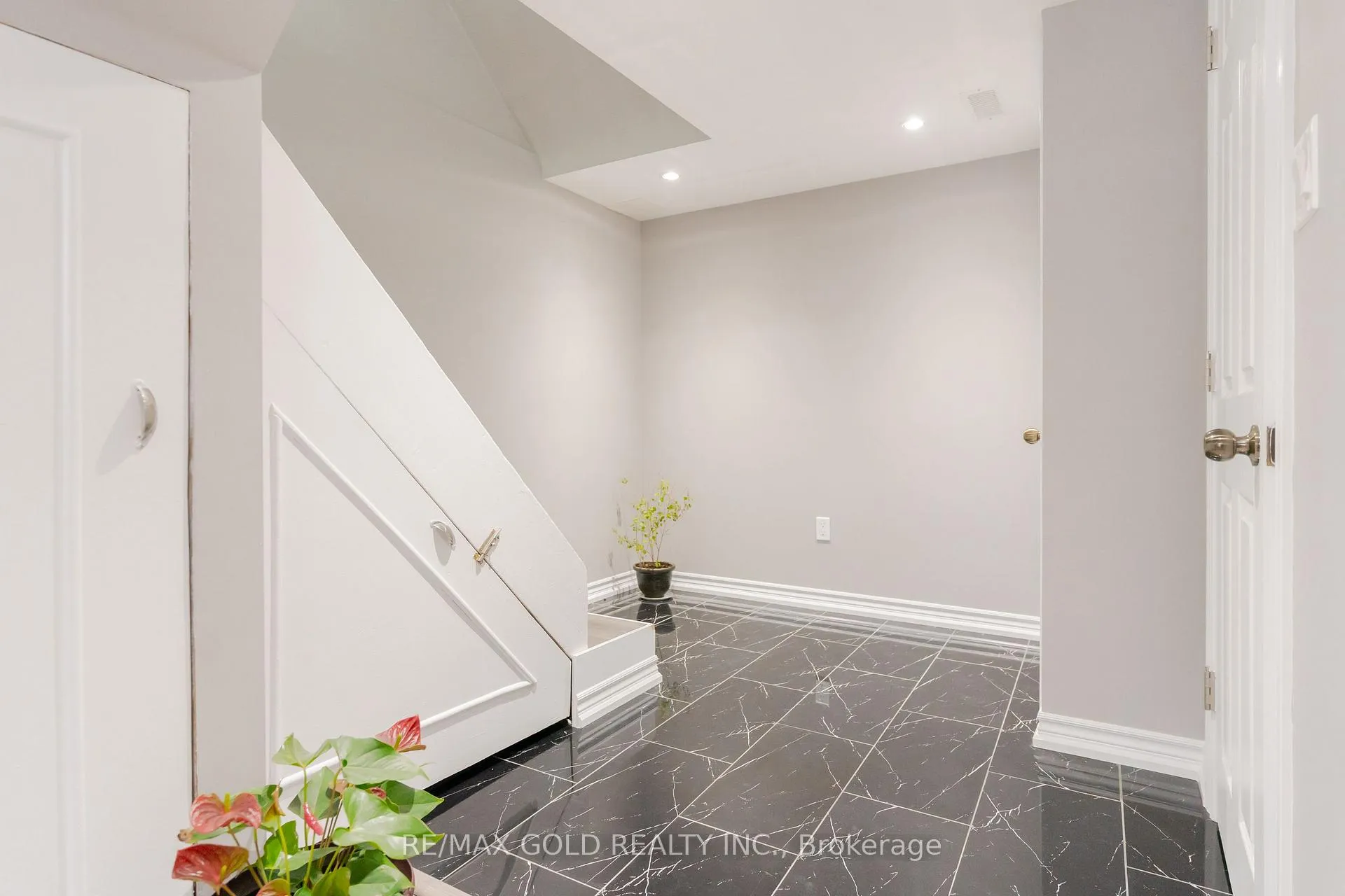 Photo 28 of 11 Autumn Boulevard, Brampton, Avondale — HOMEH