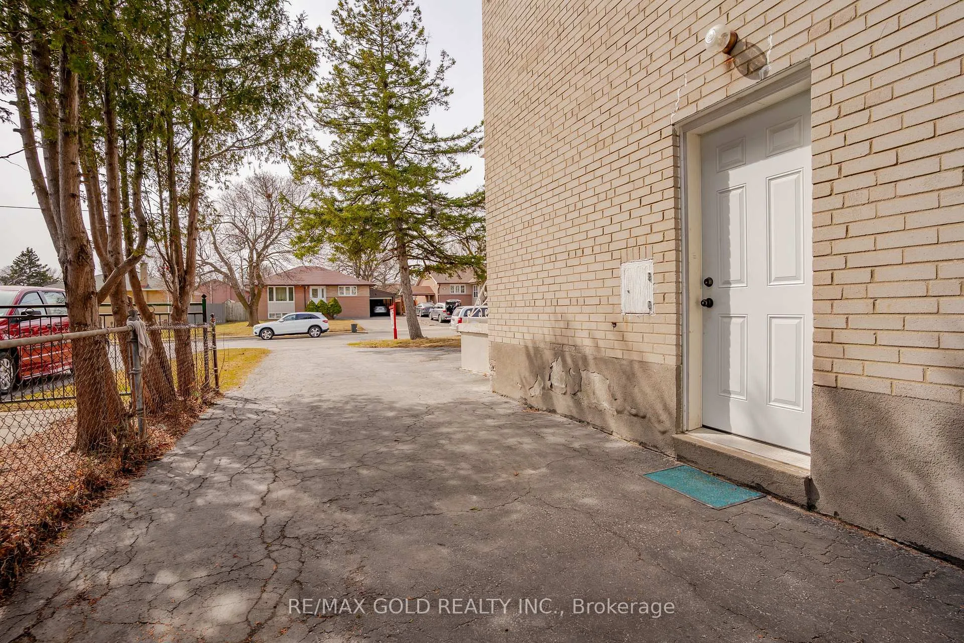 Photo 35 of 11 Autumn Boulevard, Brampton, Avondale — HOMEH