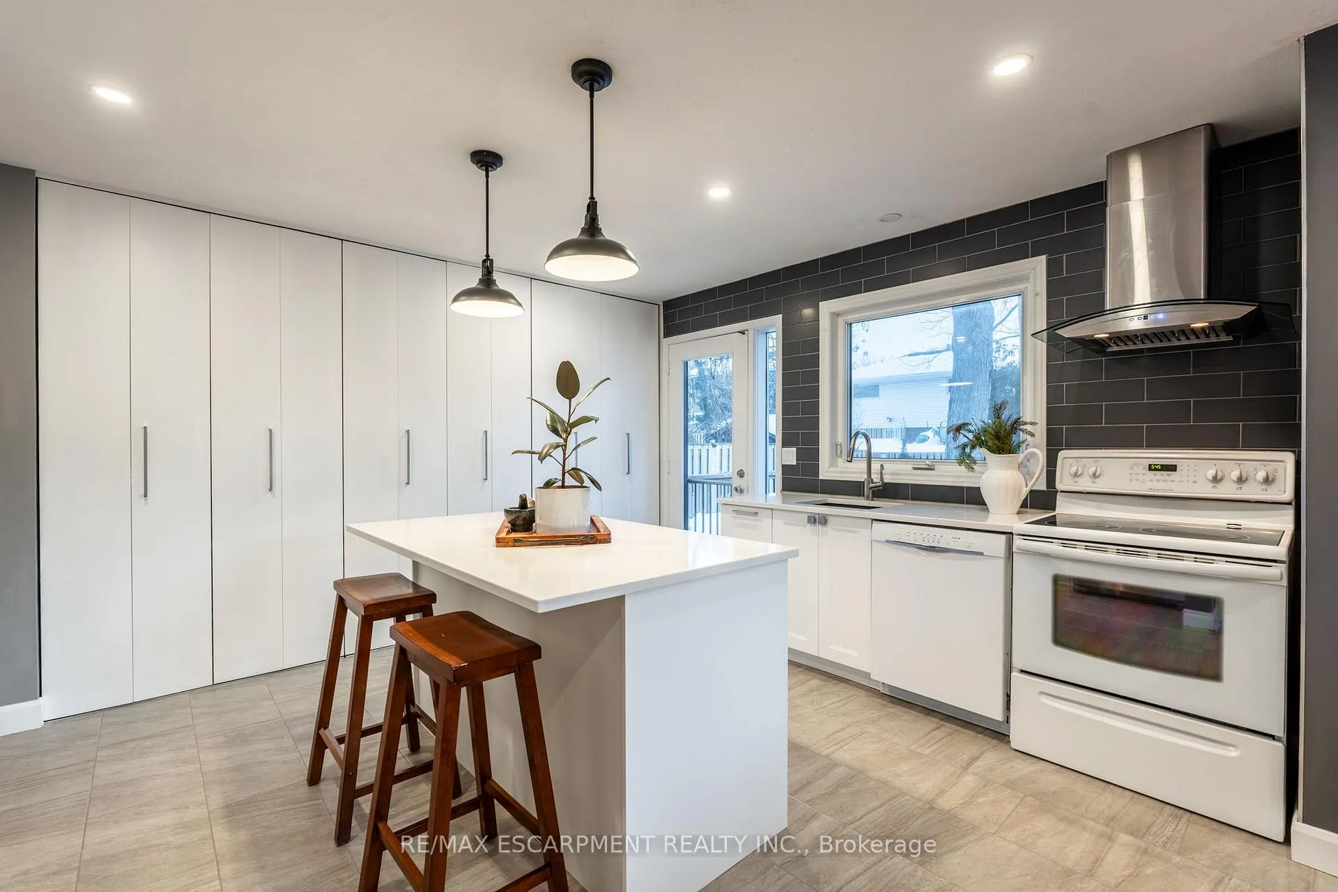 Photo 14 of 141 Buckingham Drive, Hamilton, Westcliffe — HOMEH