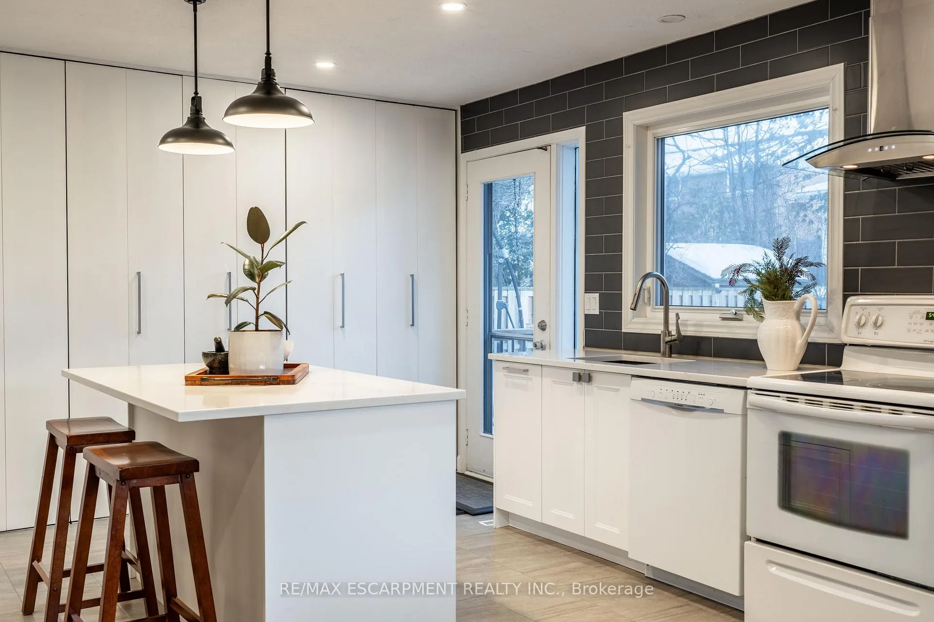 Photo 15 of 141 Buckingham Drive, Hamilton, Westcliffe — HOMEH