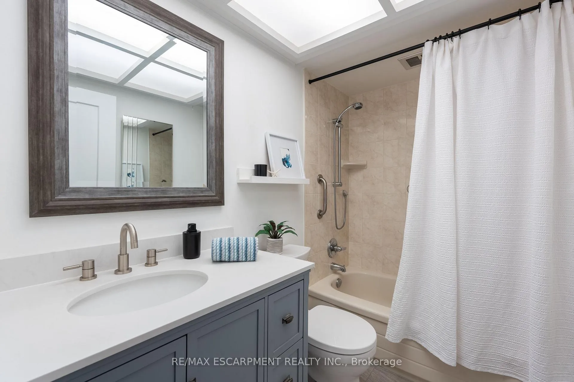 Photo 20 of 141 Buckingham Drive, Hamilton, Westcliffe — HOMEH
