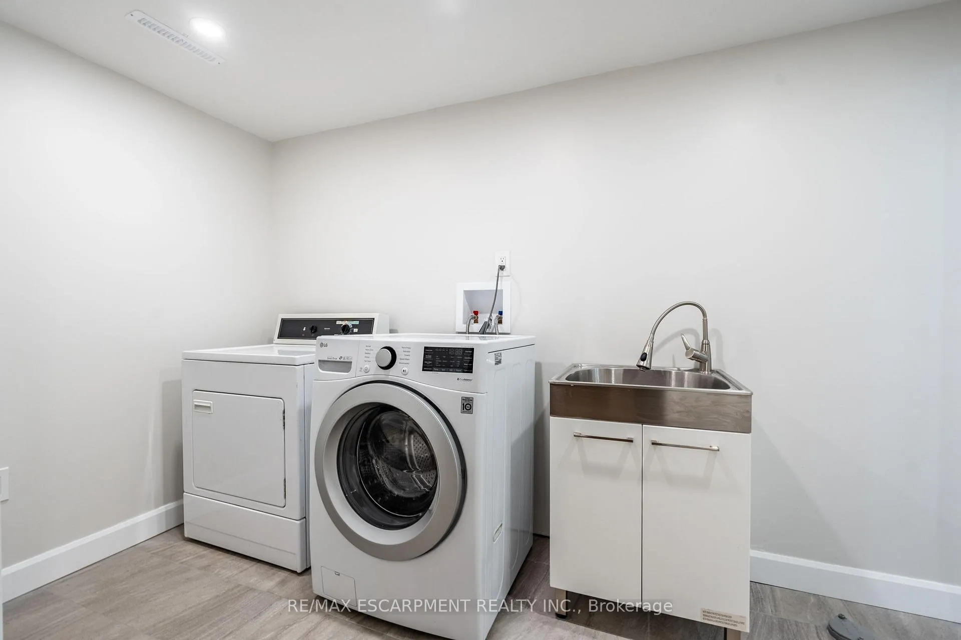 Photo 35 of 141 Buckingham Drive, Hamilton, Westcliffe — HOMEH