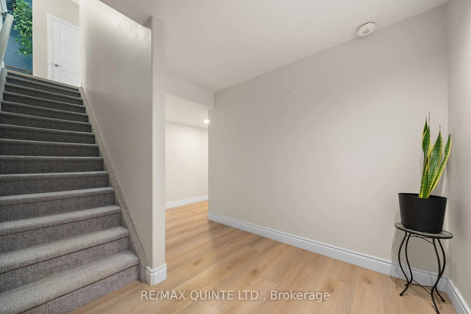 Photo 26 of 57 Redwood Drive, Belleville, Thurlow Ward — HOMEH