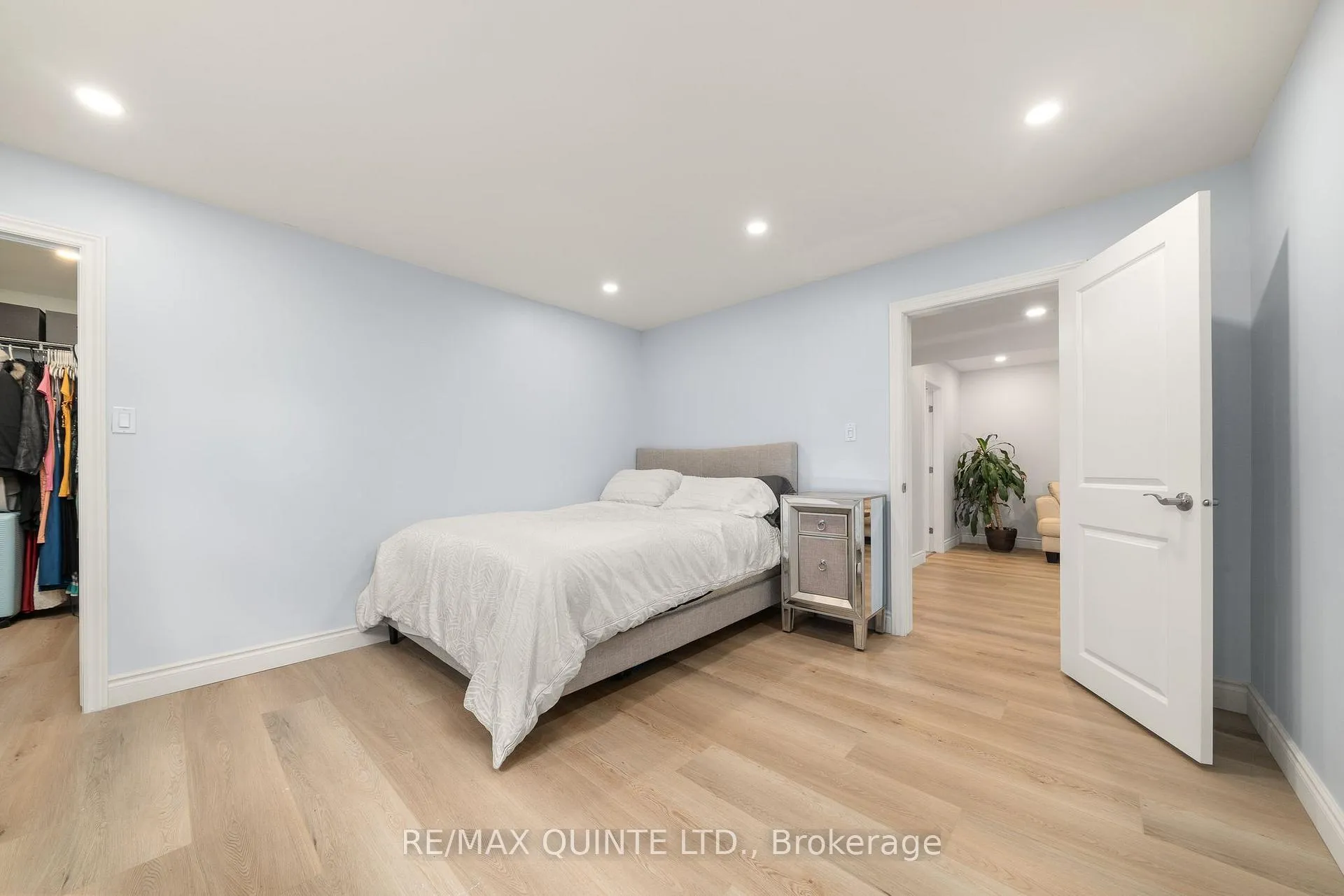 Photo 35 of 57 Redwood Drive, Belleville, Thurlow Ward — HOMEH