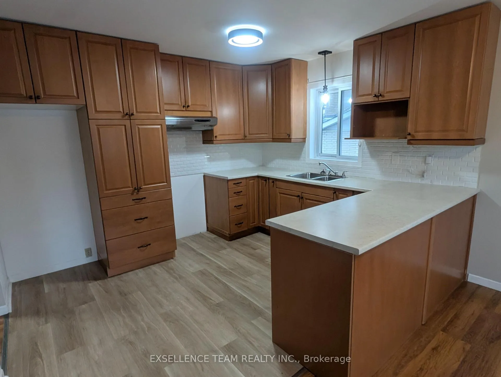 Photo 7 of Unit A&B, 2153 Pitt Street, Cornwall — HOMEH