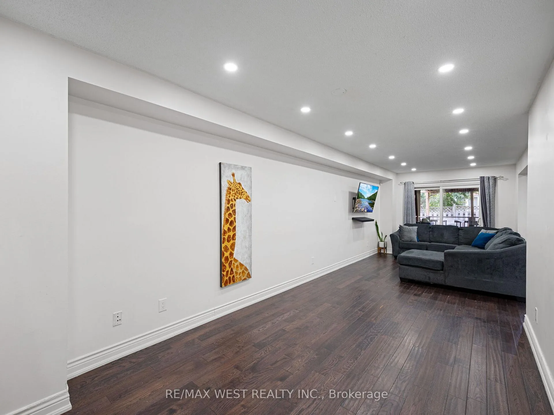 Photo 3 of 126 Sandmere Avenue, Brampton, Heart Lake West — HOMEH