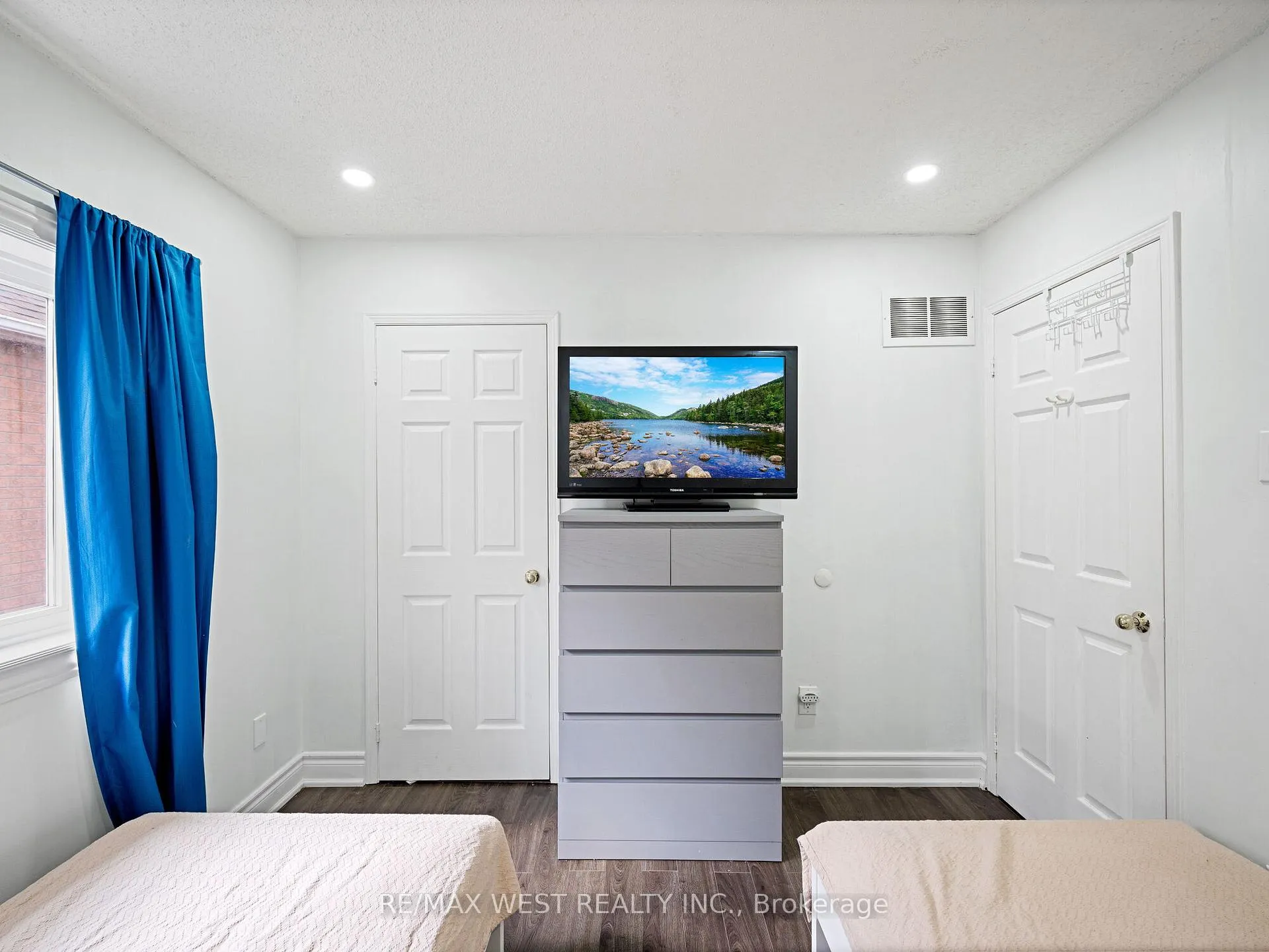 Photo 12 of 126 Sandmere Avenue, Brampton, Heart Lake West — HOMEH