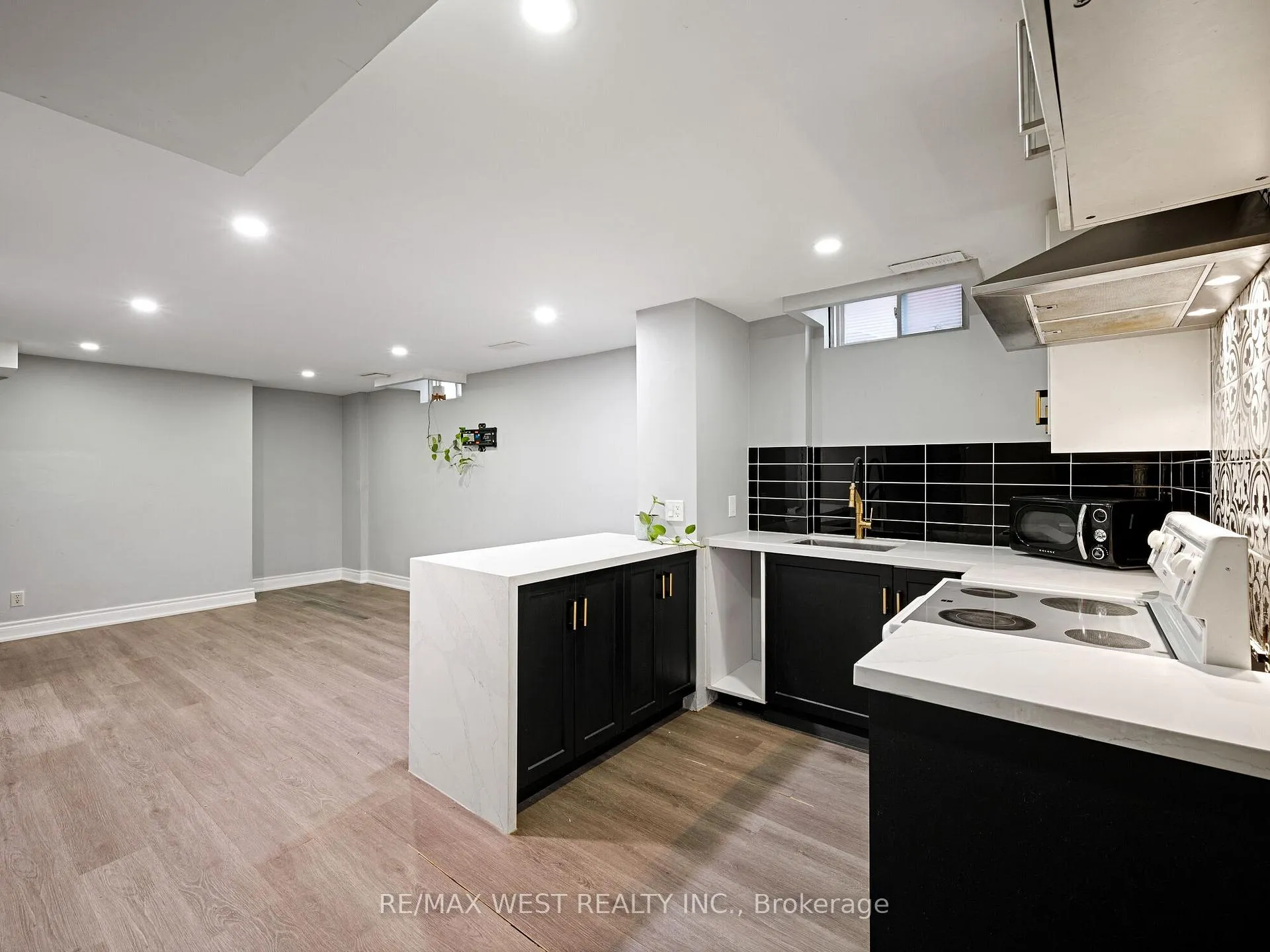 Photo 13 of 126 Sandmere Avenue, Brampton, Heart Lake West — HOMEH