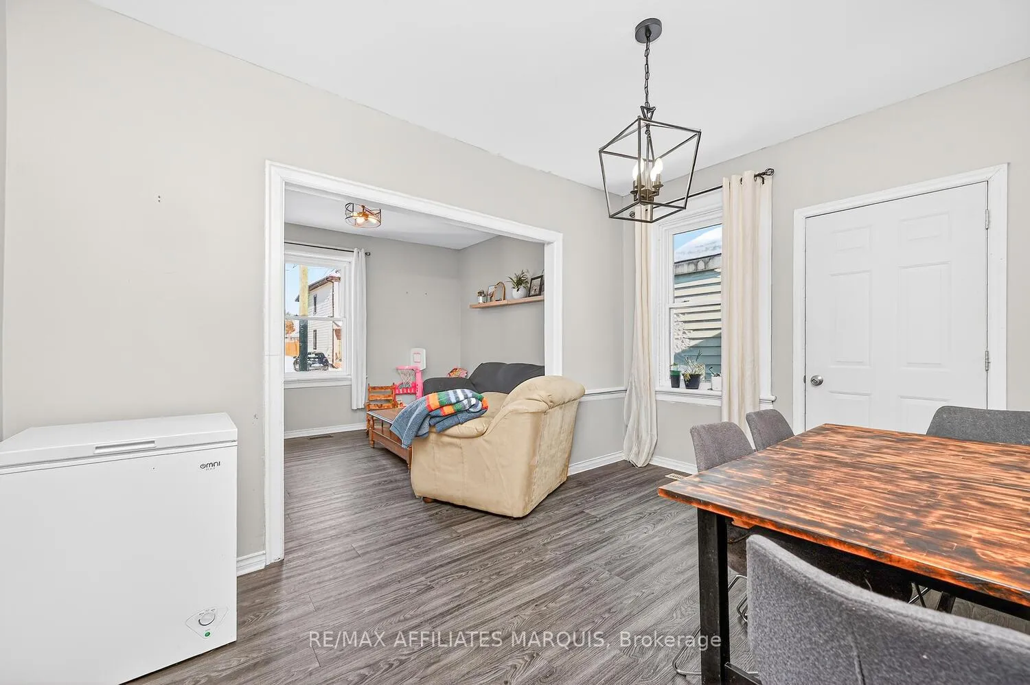 Photo 11 of 17 Mcgill Street N, Smiths Falls — HOMEH
