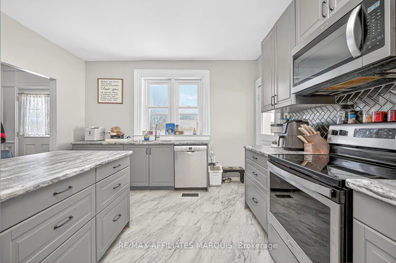 Photo 16 of 17 Mcgill Street N, Smiths Falls — HOMEH