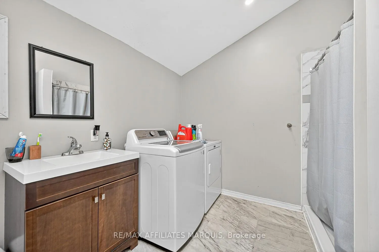 Photo 23 of 17 Mcgill Street N, Smiths Falls — HOMEH