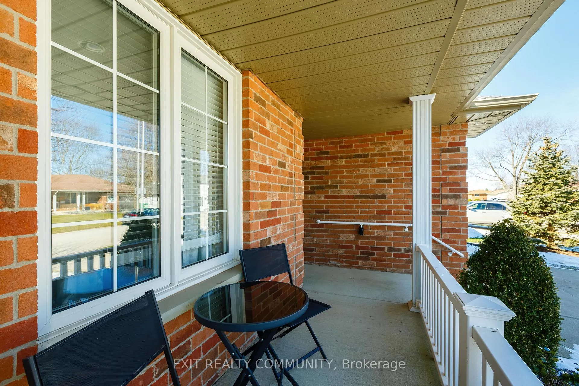 Photo 5 of 4369 Sixth Street, Enniskillen, Petrolia — HOMEH