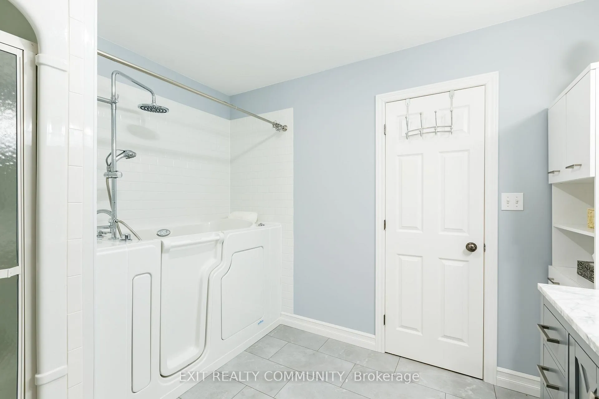 Photo 14 of 4369 Sixth Street, Enniskillen, Petrolia — HOMEH