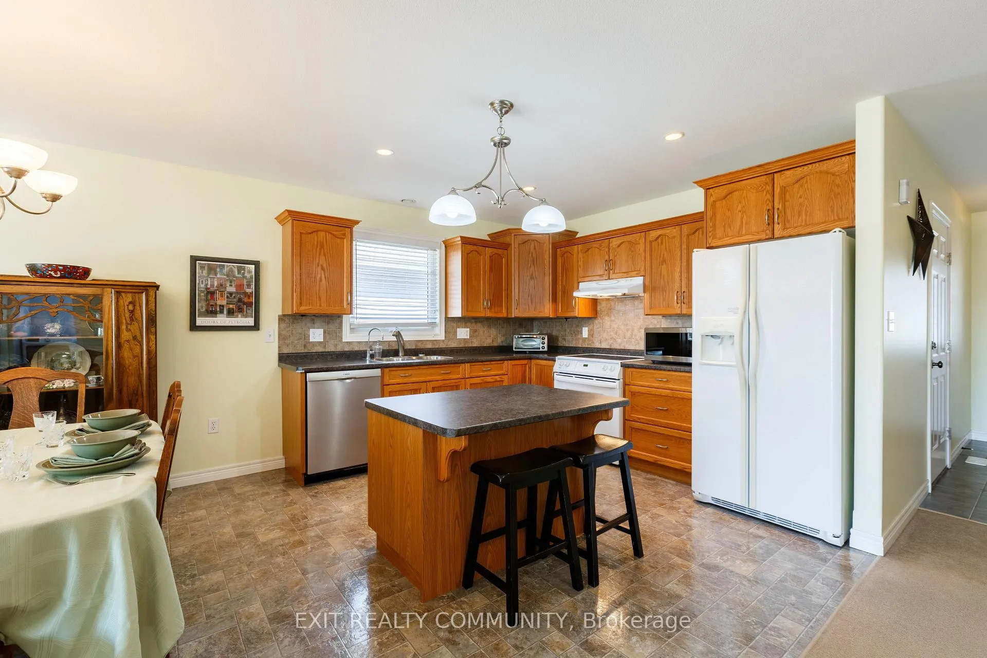 Photo 21 of 4369 Sixth Street, Enniskillen, Petrolia — HOMEH