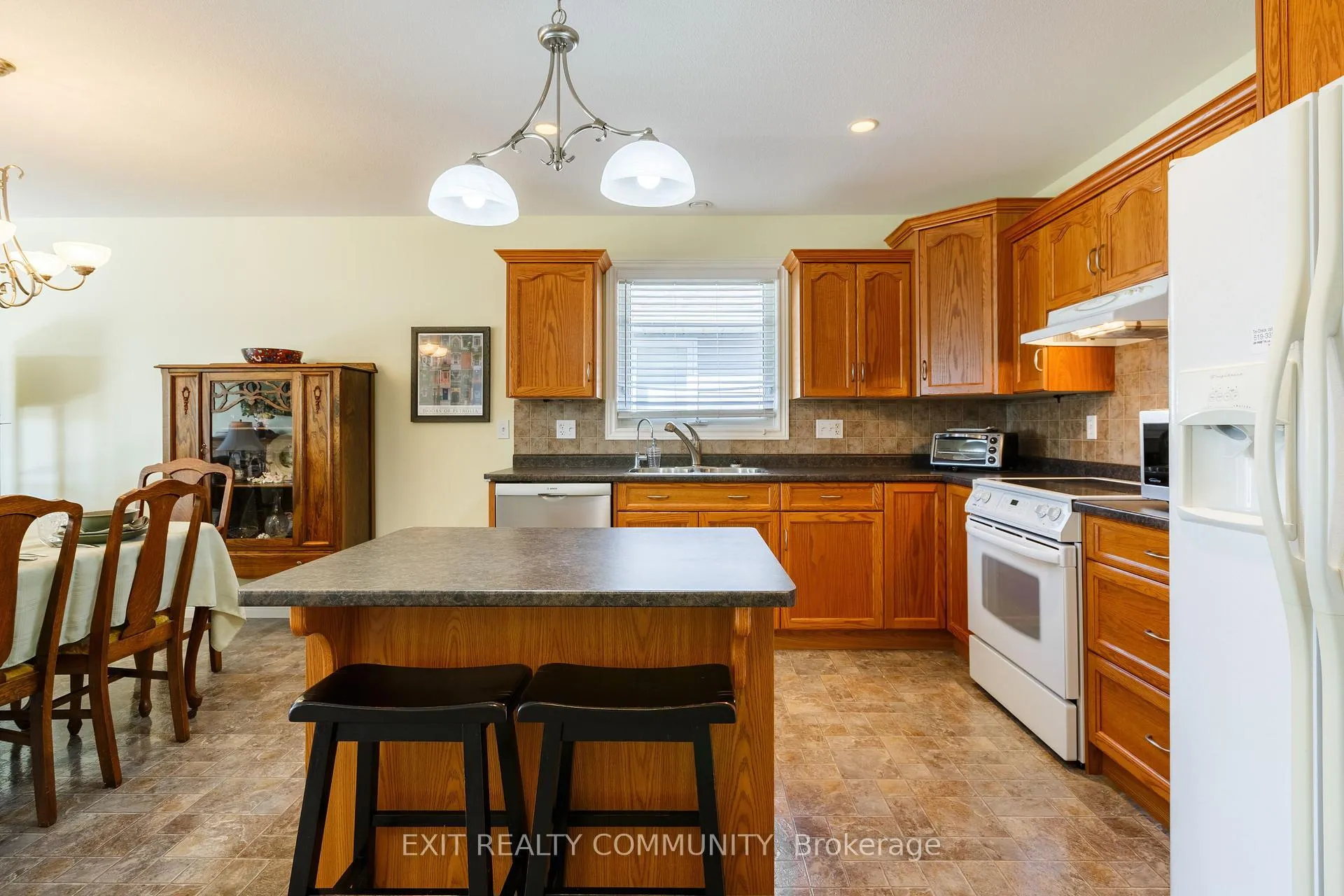 Photo 22 of 4369 Sixth Street, Enniskillen, Petrolia — HOMEH