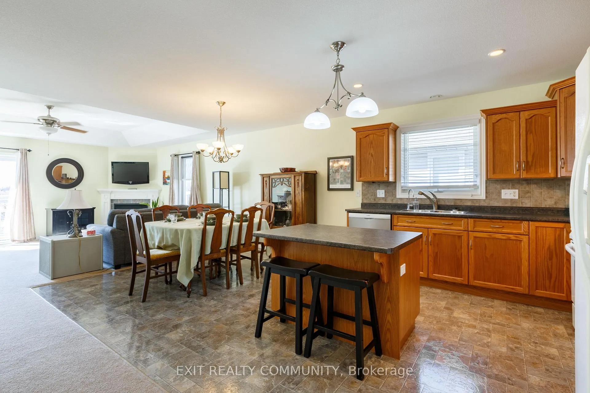 Photo 23 of 4369 Sixth Street, Enniskillen, Petrolia — HOMEH