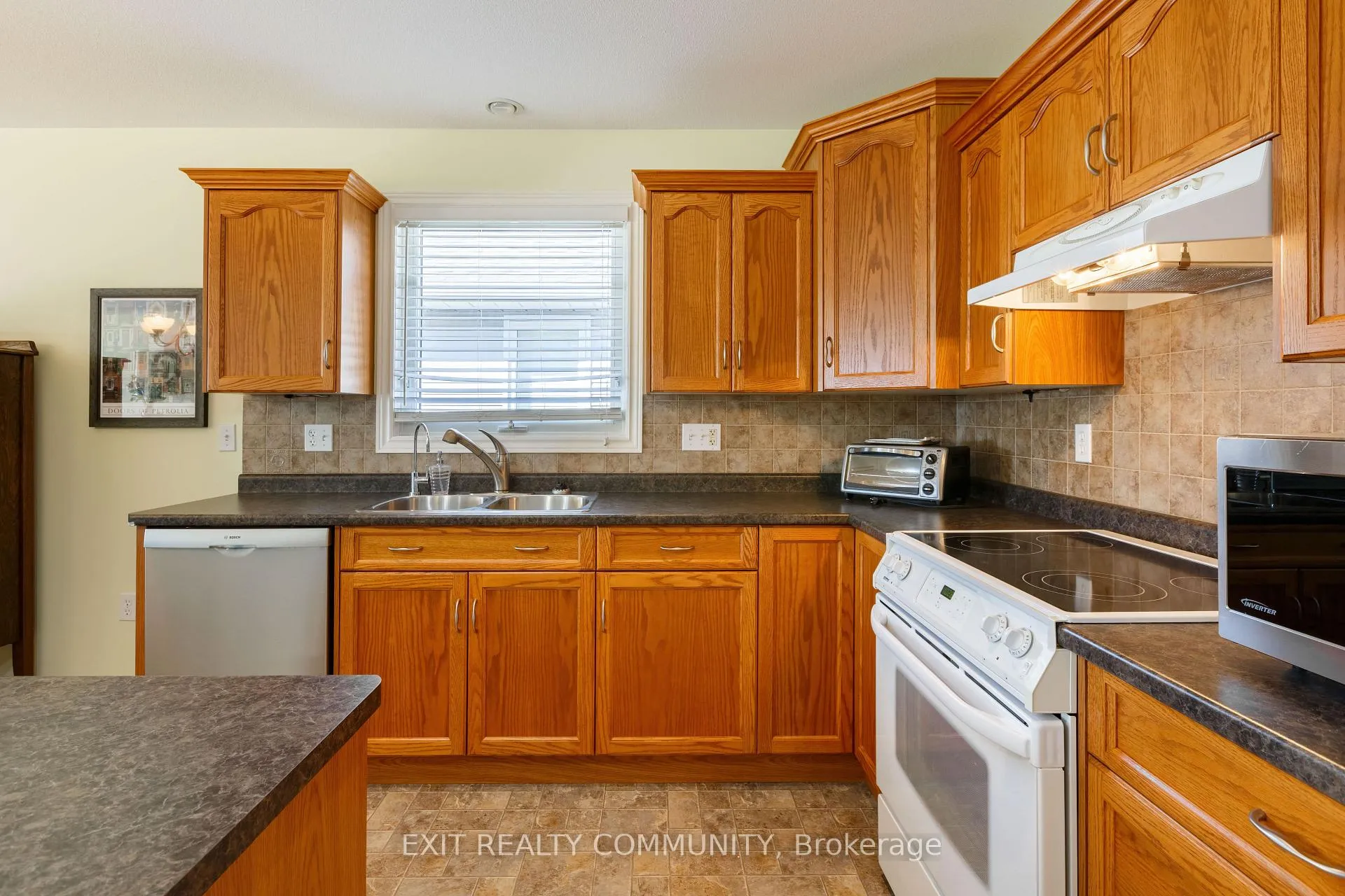 Photo 25 of 4369 Sixth Street, Enniskillen, Petrolia — HOMEH