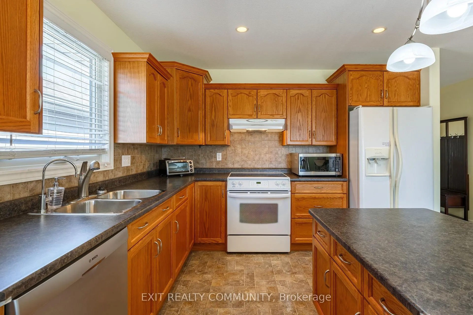 Photo 28 of 4369 Sixth Street, Enniskillen, Petrolia — HOMEH