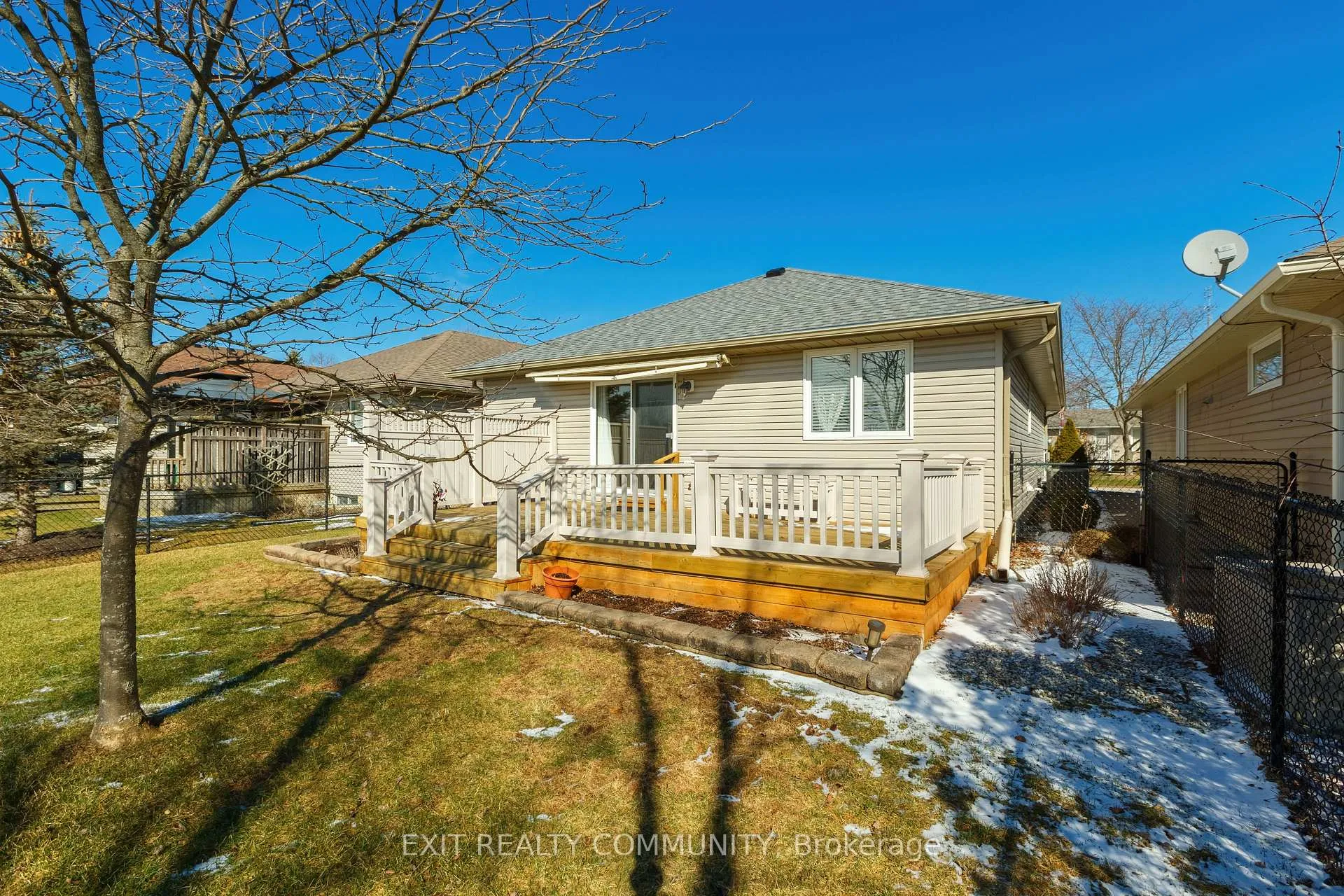 Photo 49 of 4369 Sixth Street, Enniskillen, Petrolia — HOMEH