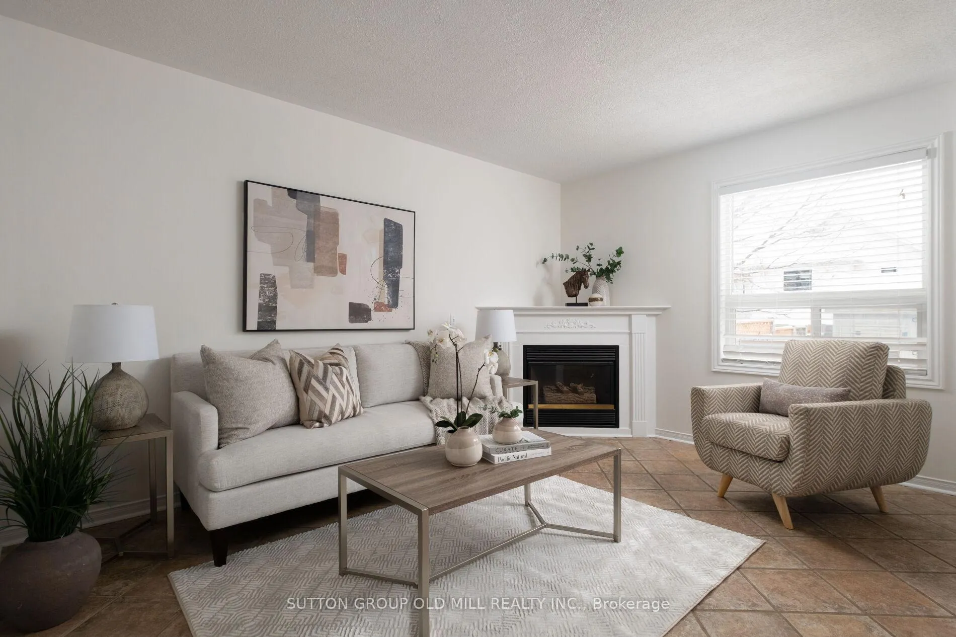 Photo 4 of 66 Zachary Pl, Whitby, Brooklin — HOMEH