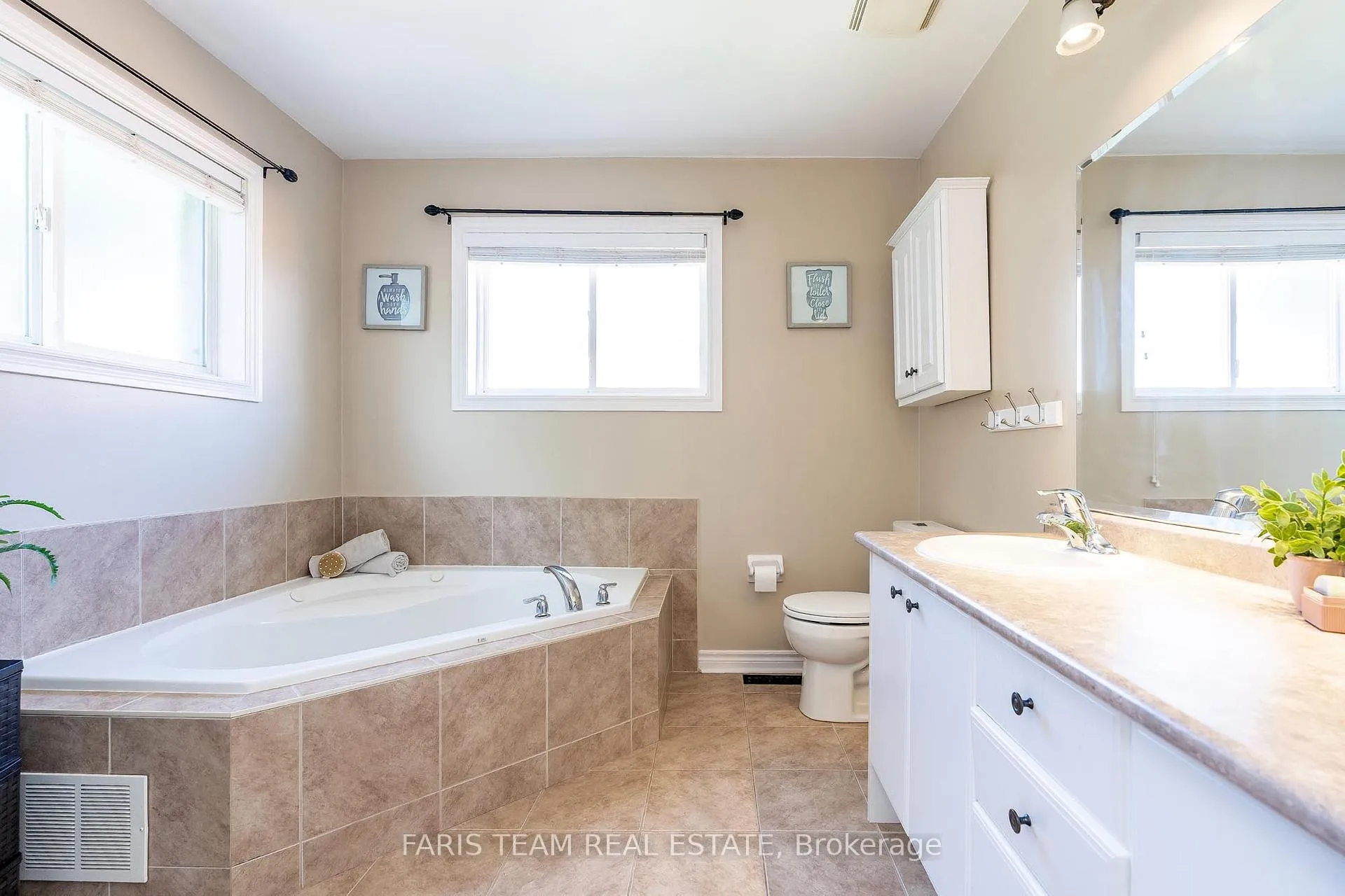 Photo 11 of 136 Griffin Street, Midland — HOMEH