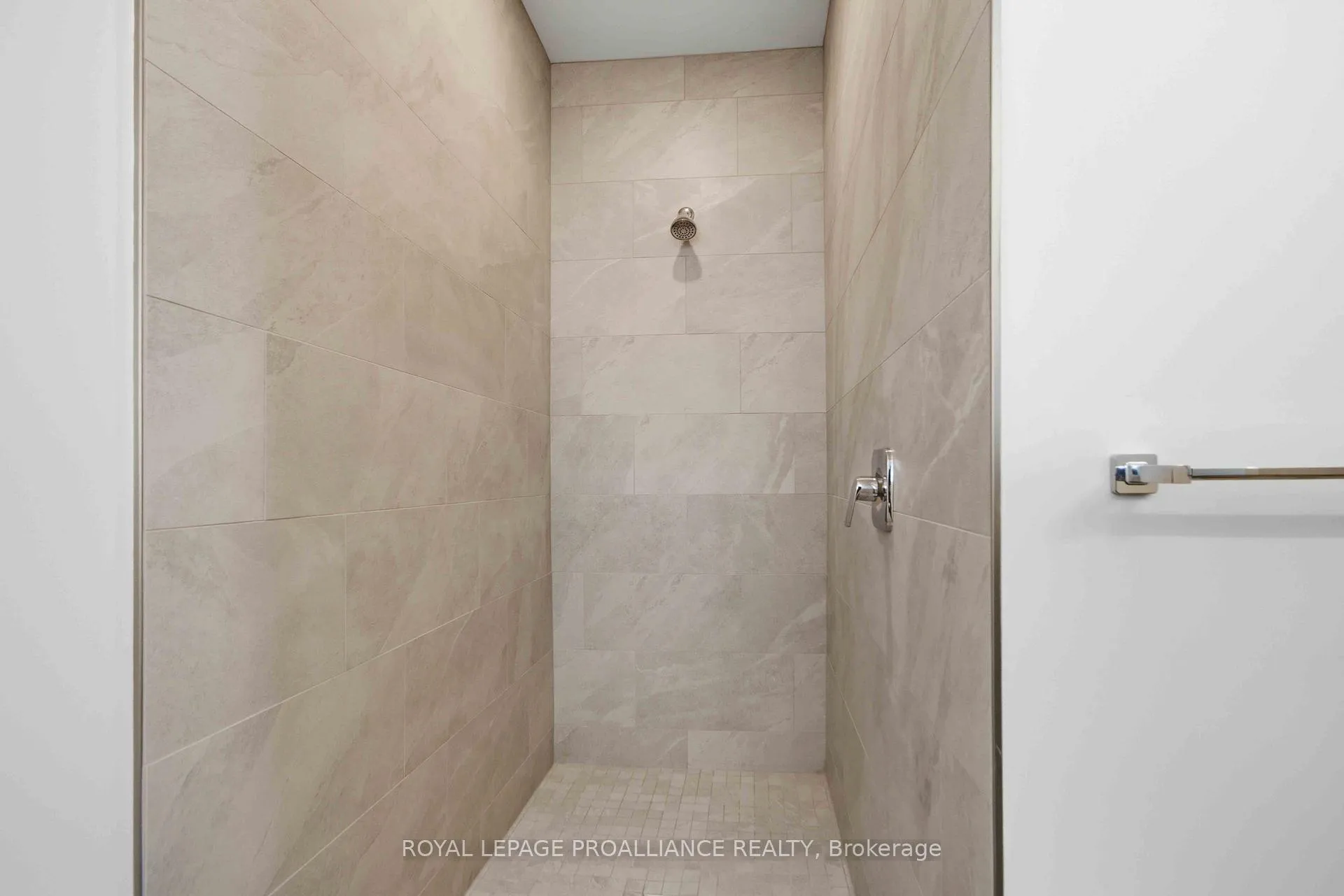 Photo 17 of 29 Schmidt Way, Quinte West, Murray Ward — HOMEH