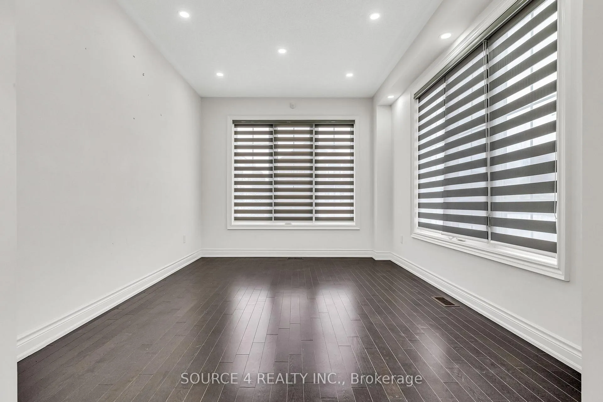 Photo 4 of 25 Vineyard Drive, Brampton, Bram West — HOMEH