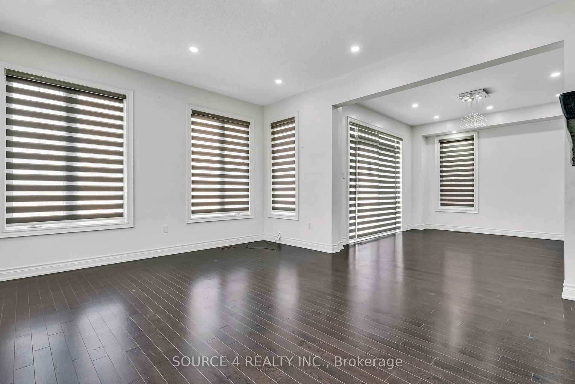 Photo 7 of 25 Vineyard Drive, Brampton, Bram West — HOMEH