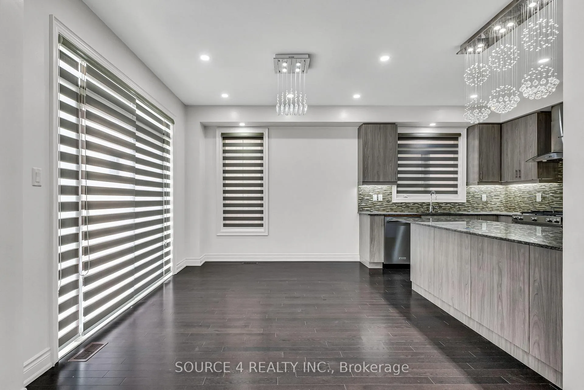 Photo 10 of 25 Vineyard Drive, Brampton, Bram West — HOMEH
