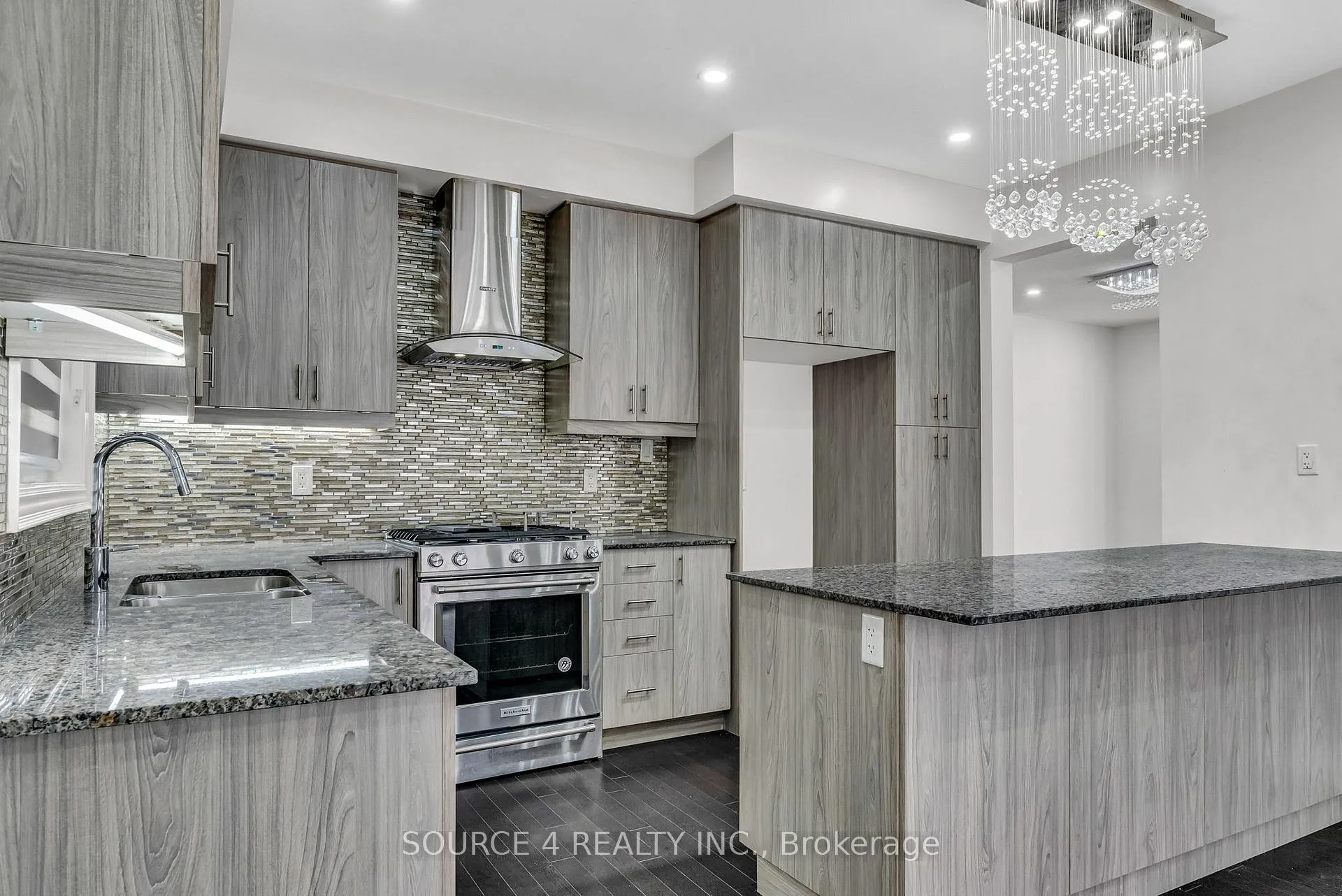Photo 12 of 25 Vineyard Drive, Brampton, Bram West — HOMEH